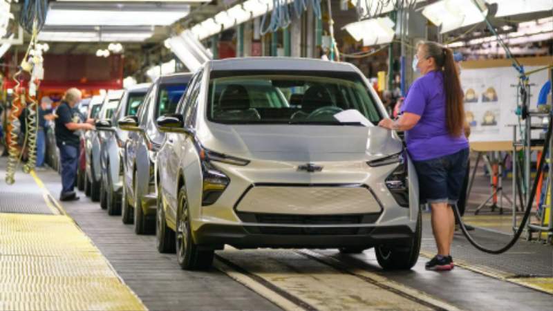 2022-chevrolet-bolt-ev-and-euv-production-at-orion-assembly.jpg