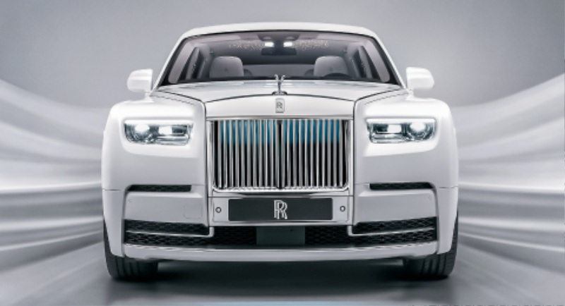 2022-Rolls-Royce-Phantom-23.jpg