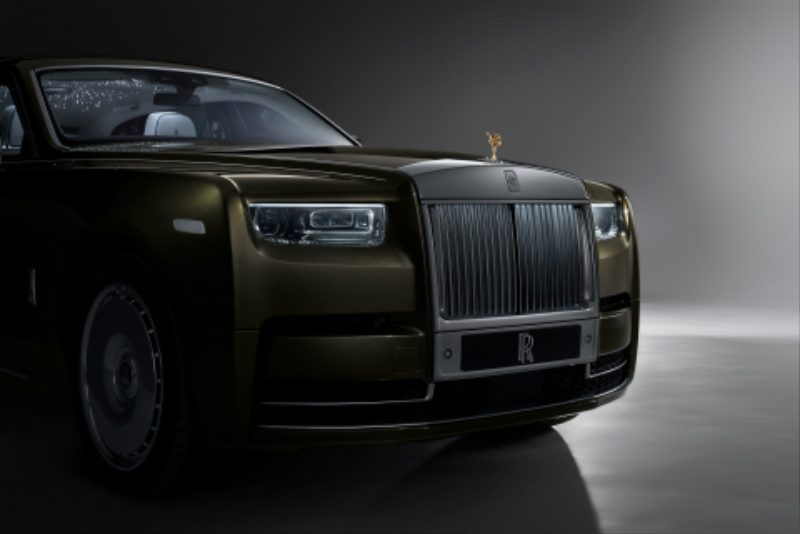 2022-Rolls-Royce-Phantom-14.jpg