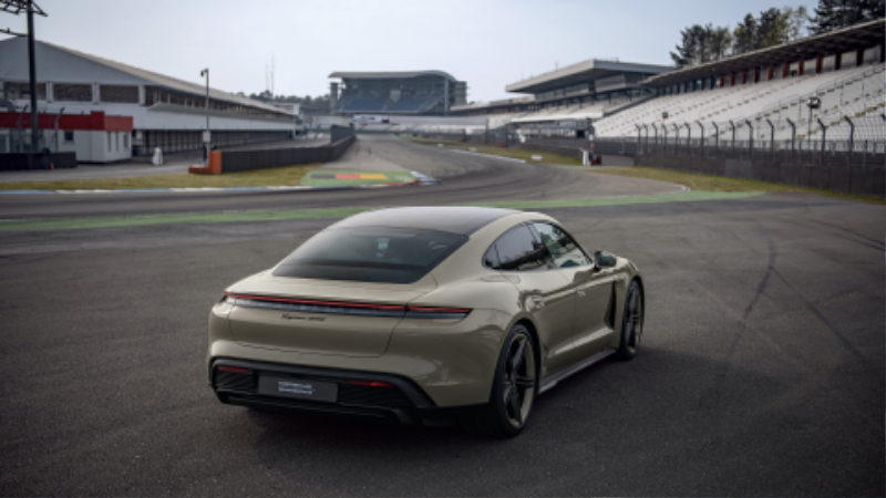 2022-Porsche-Taycan-GTS-Hockenheimring-Edition-11.jpeg