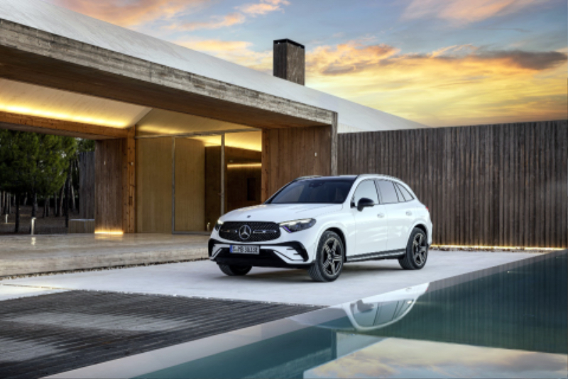 2023-Mercedes-Benz-GLC-51.jpg