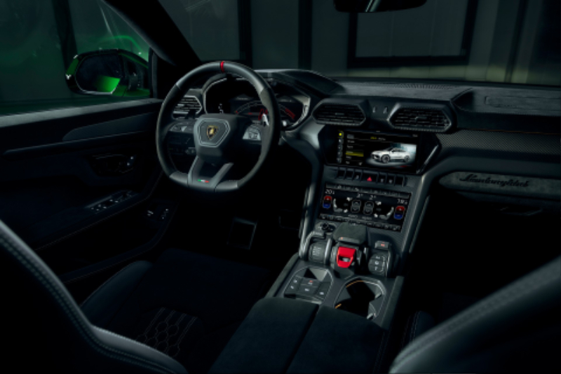 2023-Lamborghini-Urus-Performante-38.jpg