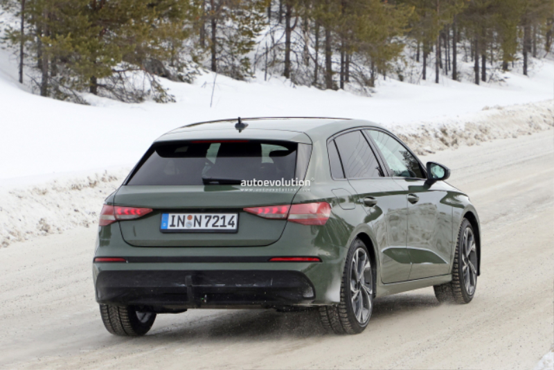 facelifted-audi-a3-goes-commando-in-the-snow-looks-the-same-but-different_2.jpg