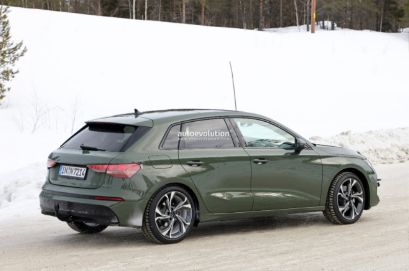 facelifted-audi-a3-goes-commando-in-the-snow-looks-the-same-but-different_4.jpg