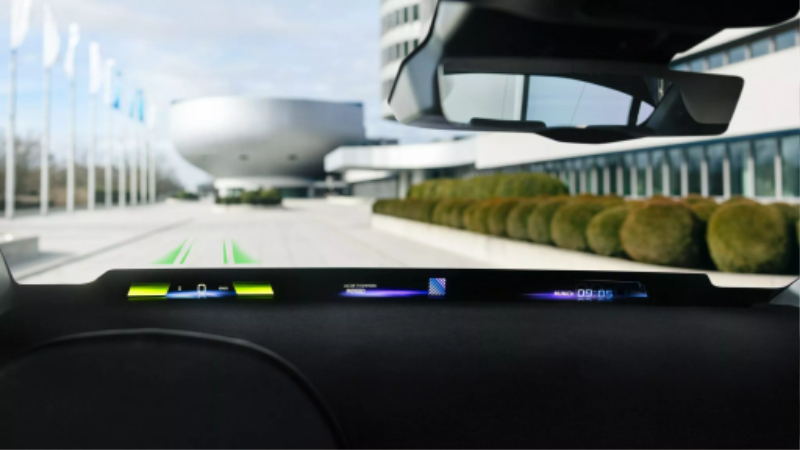 BMW-Panoramic-Vision-Head-Up-Display-1-2048x1152.jpg