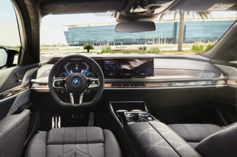 2023-BMW-i7-2.jpg