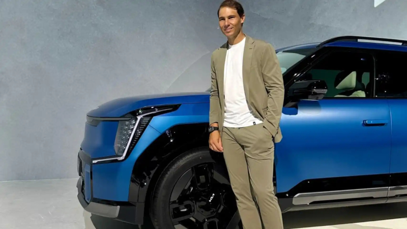 Rafael-Nadal-Shows-Off-Brand-New-Car-Kia-EV9.jpg