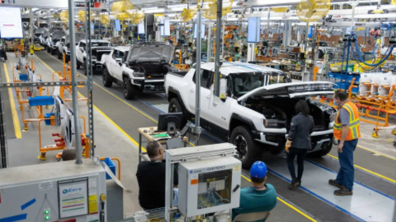 2022-gmc-hummer-ev-pickup-production-at-factory-zero.jpg