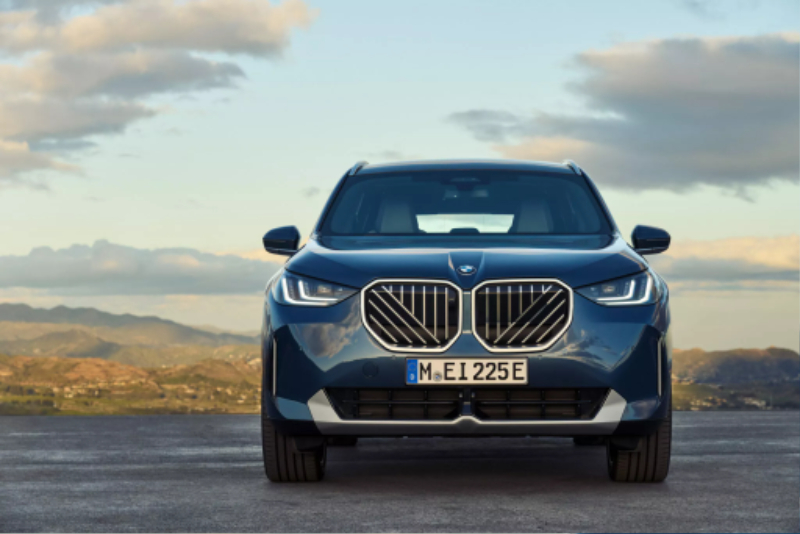 2025-BMW-X3-00010-2048x1366.jpg