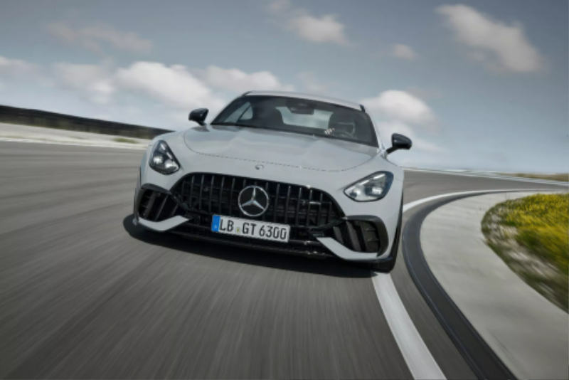 2025-Mercedes-AMG-GT-63-Pro-711-3.jpg