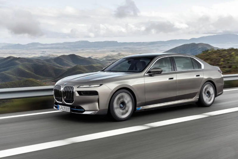 gray-BMW-i7-xDrive60-electric-7-Series.jpg