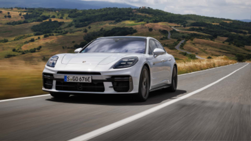 2025-porsche-panamera-turbo-s-e-hybrid.jpg