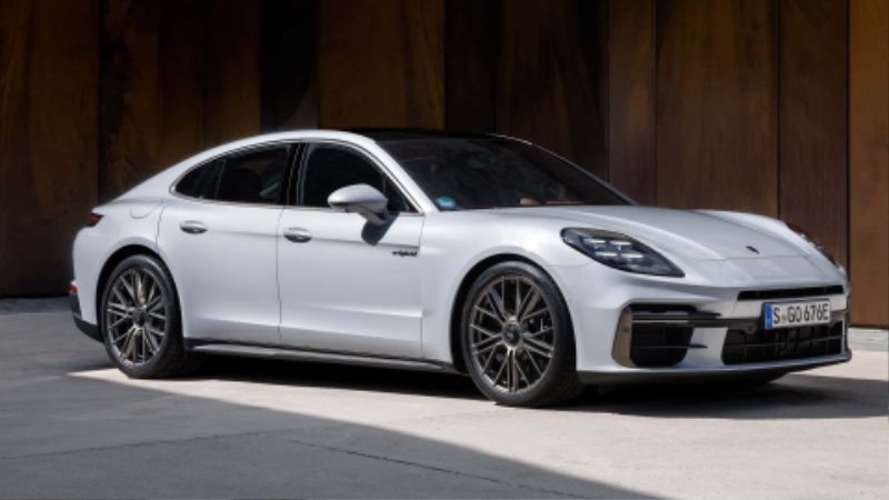 2025-porsche-panamera-turbo-s-e-hybrid (2).jpg