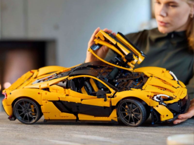 LEGO-Technic-McLaren-P1-8.jpg