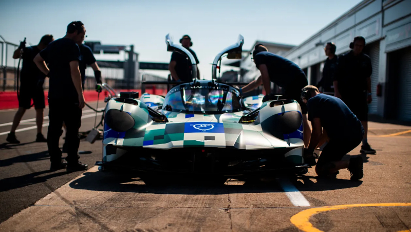 Aston-Martin-Valkyrie-AMR-LMH-Testing-front-in-pits_ypplsc.jpg